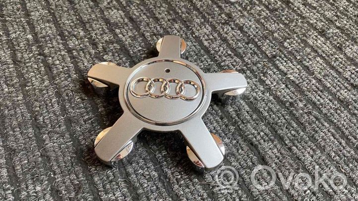 Audi A4 S4 B9 Borchia ruota originale 4F0601165N