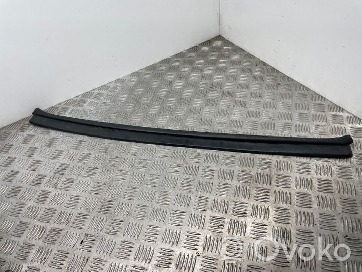 BMW 5 F10 F11 Engine compartment rubber 7206521