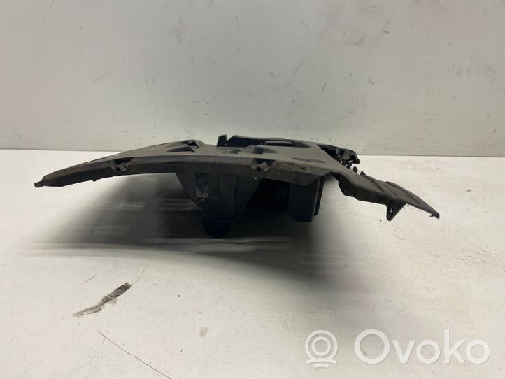 BMW 5 F10 F11 Soporte de montaje del parachoques trasero 7184768