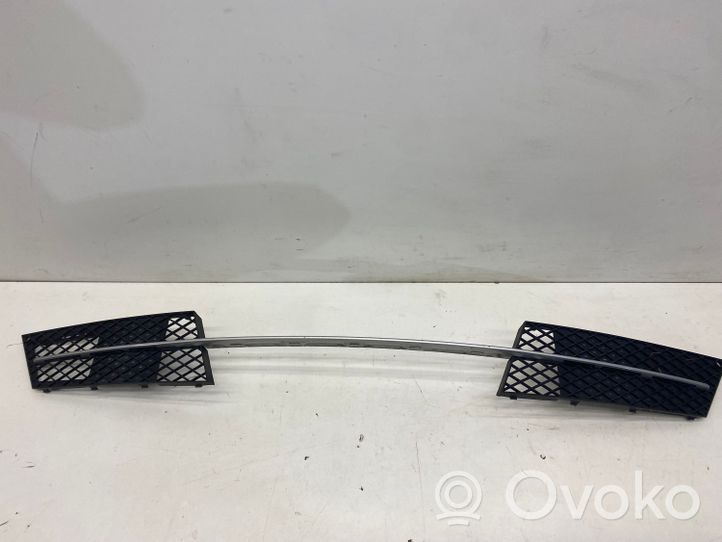 BMW 5 E60 E61 Grille inférieure de pare-chocs avant 7178096