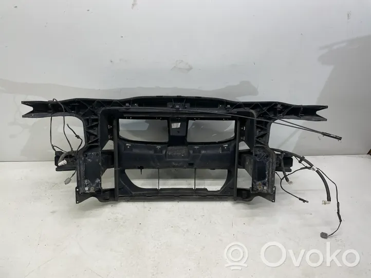 BMW 3 E90 E91 Jäähdyttimen kehyksen suojapaneeli 7146645