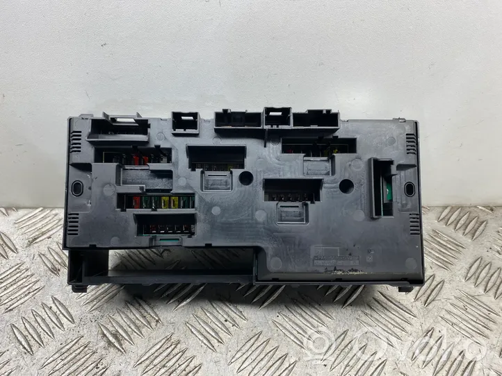 BMW 5 GT F07 Module de fusibles 9252815