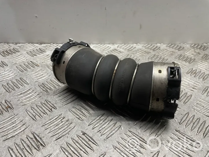 BMW 4 F32 F33 Tube d'admission de tuyau de refroidisseur intermédiaire 8513450