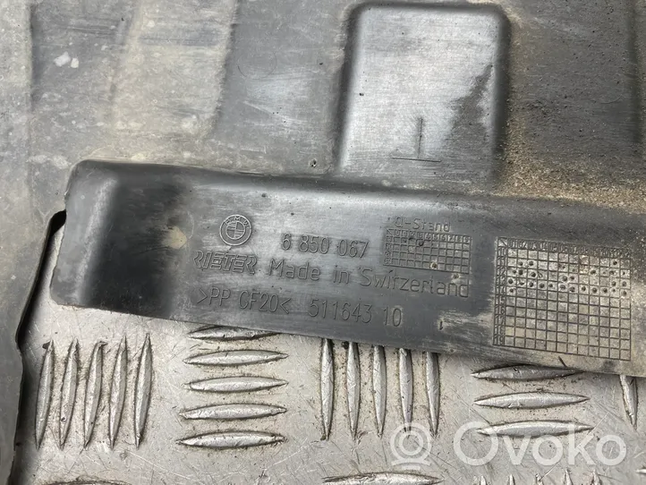 BMW 4 F32 F33 Dzinēja apakšas aizsargs 6850067