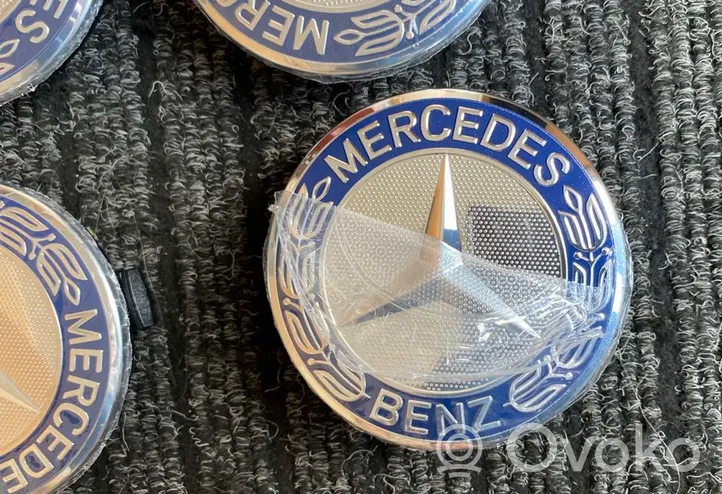 Mercedes-Benz C W205 Radnabendeckel Felgendeckel original A1714000025