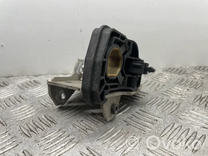 BMW 7 F01 F02 F03 F04 Soporte de montaje del radiador 7186513