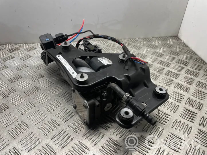 BMW X5 E70 Compressore/pompa sospensioni pneumatiche 6789938