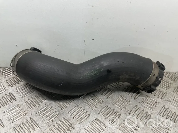 BMW 5 F10 F11 Tube d'admission de tuyau de refroidisseur intermédiaire 8516509