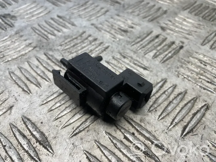 BMW 3 E90 E91 Solenoidinis vožtuvas 1742712