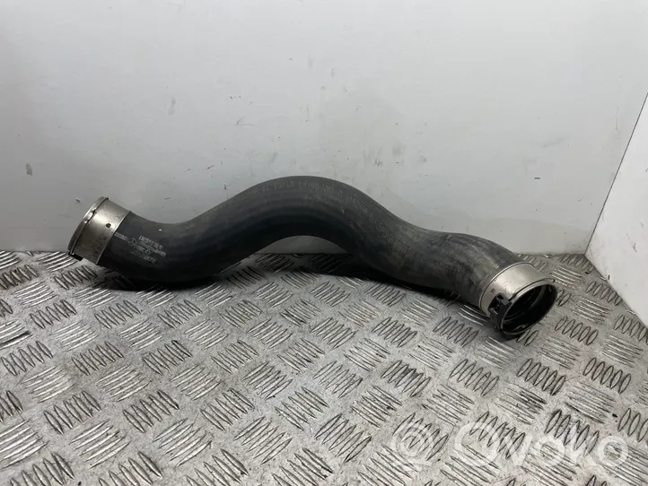 Mercedes-Benz A W176 Manguera/tubo del intercooler A2465281182