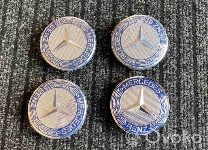 Mercedes-Benz GLC X253 C253 Radnabendeckel Felgendeckel original A1714000025