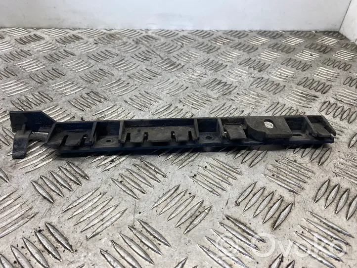 BMW 1 E81 E87 Supporto di montaggio del parafango 7118159