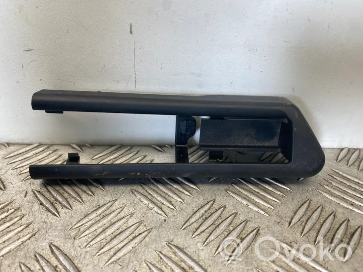 BMW 5 F10 F11 Moldura de la guía del asiento delantero del pasajero 6981781