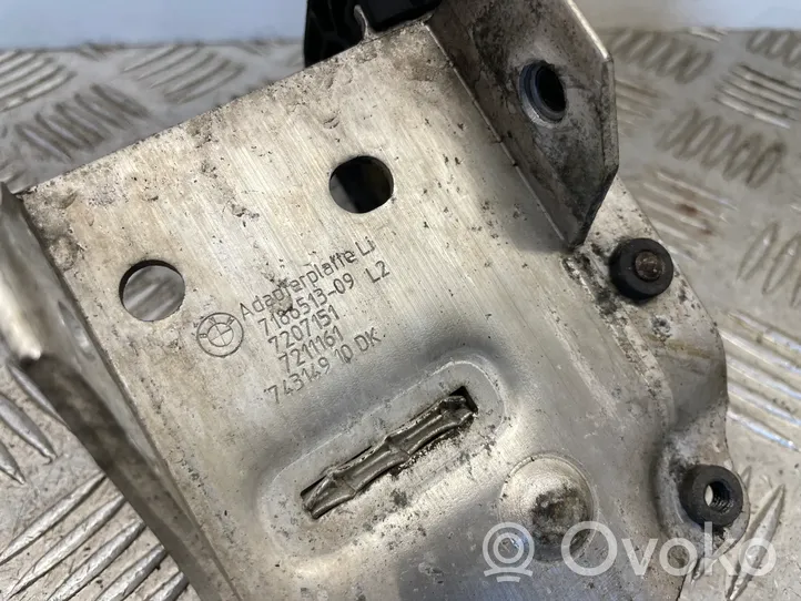 BMW 7 F01 F02 F03 F04 Staffa di montaggio del radiatore 7186513