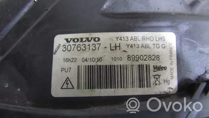 Volvo XC60 Lampa przednia 