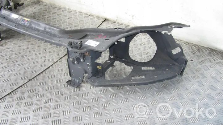 Volvo XC60 Staffa del pannello di supporto del radiatore parte superiore 