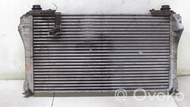 Toyota Avensis T270 Chłodnica powietrza doładowującego / Intercooler 