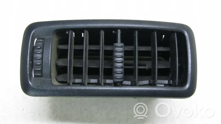 Renault Trafic II (X83) Garniture, panneau de grille d'aération latérale 