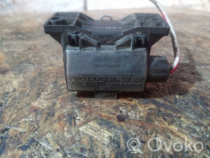 Volvo S70  V70  V70 XC Glow plug pre-heat relay 899064000