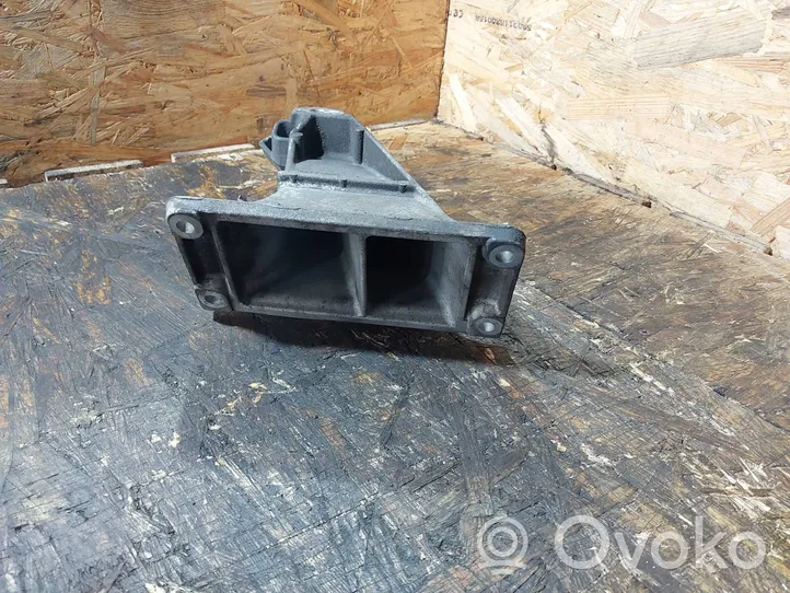 BMW 5 E39 Engine mounting bracket 1092974