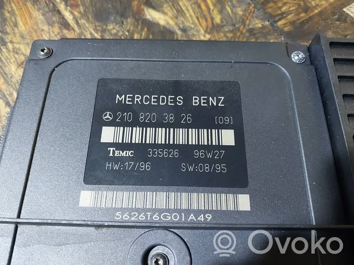 Mercedes-Benz E W210 Module de contrôle de boîte de vitesses ECU 2108203826