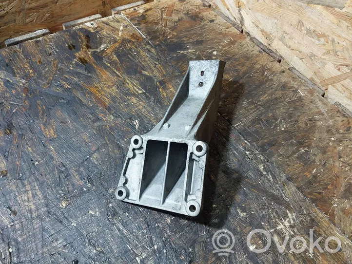 BMW 5 E39 Engine mounting bracket 1092973