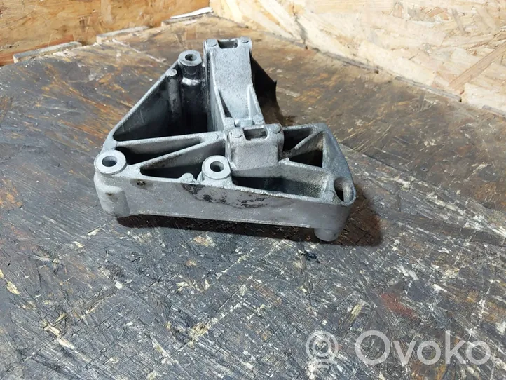 BMW 5 E39 Engine mounting bracket 1432237