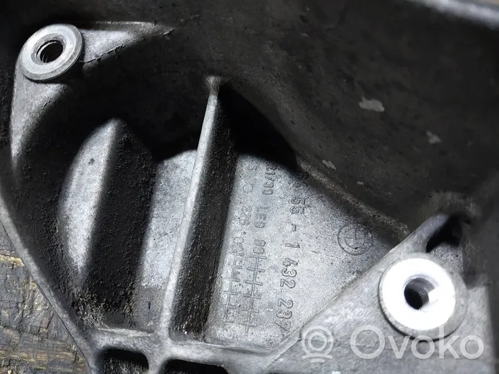 BMW 3 E46 Engine mounting bracket 1432237