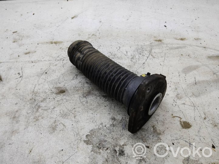 Volvo XC40 Supporto per montante superiore anteriore 32221003