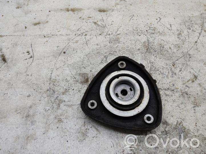 Volvo XC40 Supporto per montante superiore anteriore 32221003