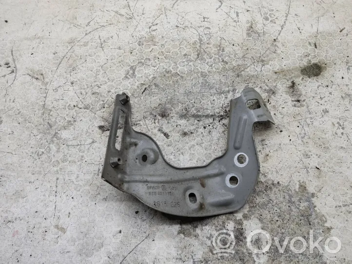 Volkswagen Golf Sportsvan Supporto di montaggio del parafango 5T0821135C