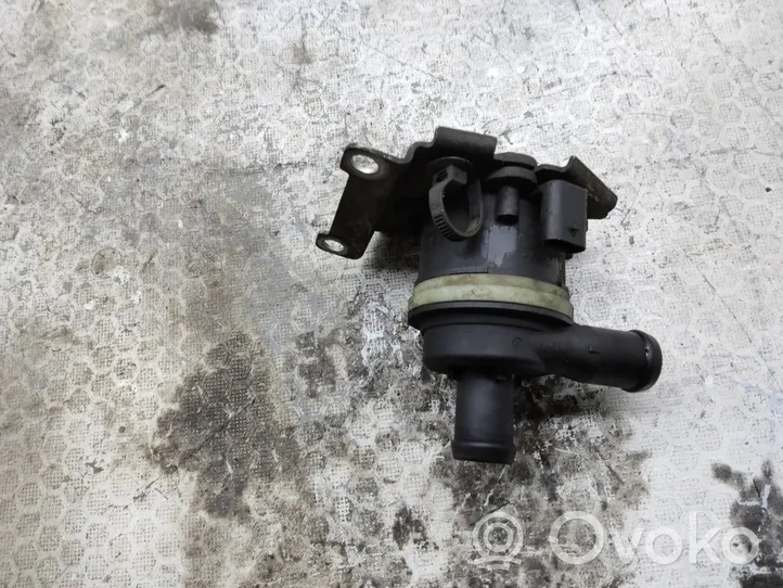 Chevrolet Captiva Pompe à eau de liquide de refroidissement 95165365