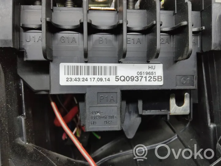 Skoda Octavia Mk3 (5E) Module de fusibles 5Q0937125B