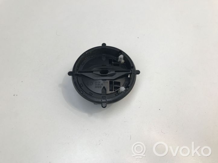 Mercedes-Benz B W247 Element lusterka bocznego drzwi przednich 311018