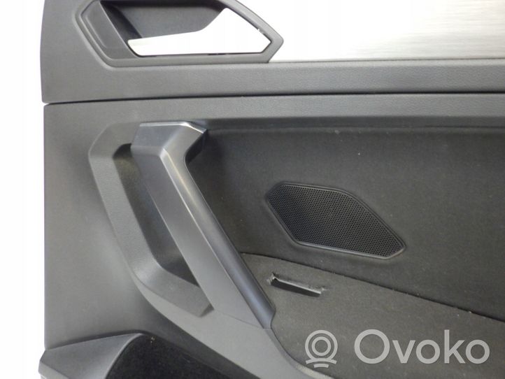 Volkswagen Tiguan Allspace Takaoven verhoilu 5NN867212