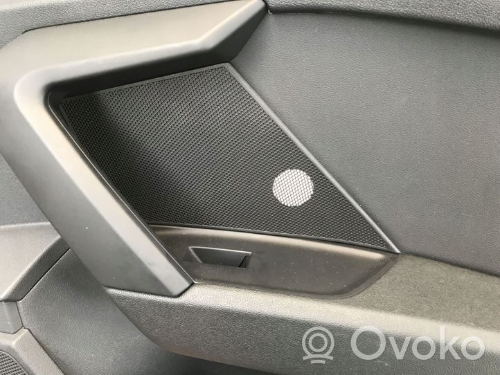 Audi A3 8Y Takaoven verhoilu 8Y0867318HR