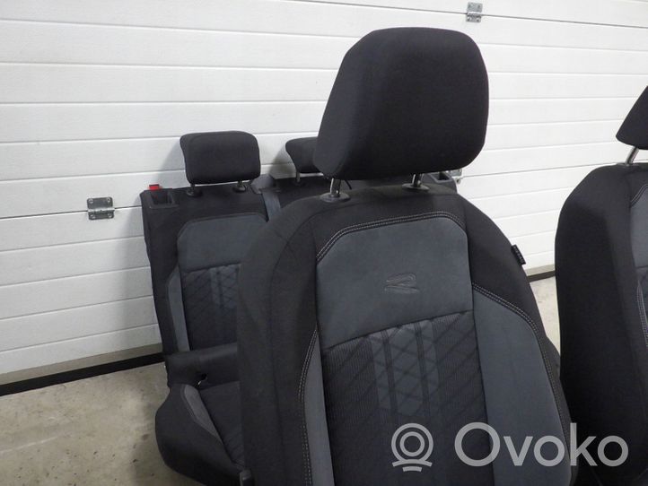 Volkswagen Taigo Fotele / Kanapa / Komplet 