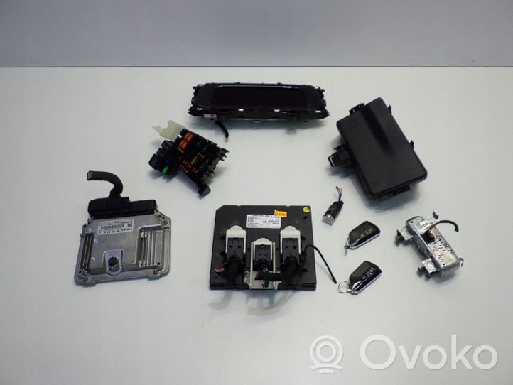 Volkswagen Golf VIII Kit centralina motore ECU e serratura 5WA937086J