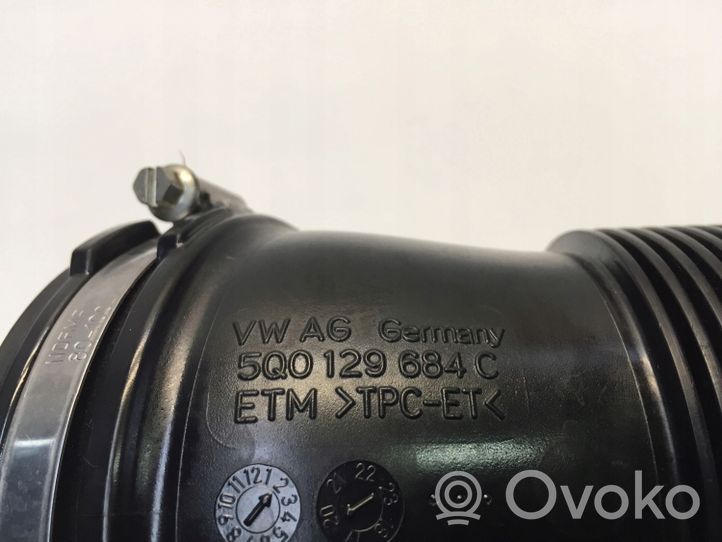 Audi A3 8Y Rura / Wąż dolotowy powietrza 5Q0129684C