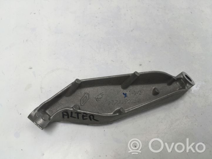 Nissan Qashqai J12 Support de générateur / alternateur 117119218R