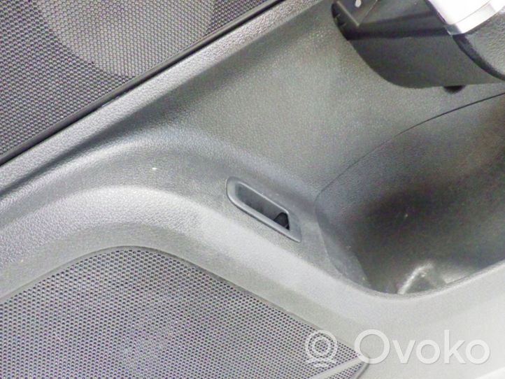 Audi Q2 - Rivestimento del pannello della portiera anteriore 81A867174