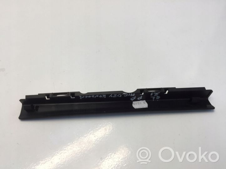 Audi Q2 - Altro elemento di rivestimento sottoporta/montante 81A868204