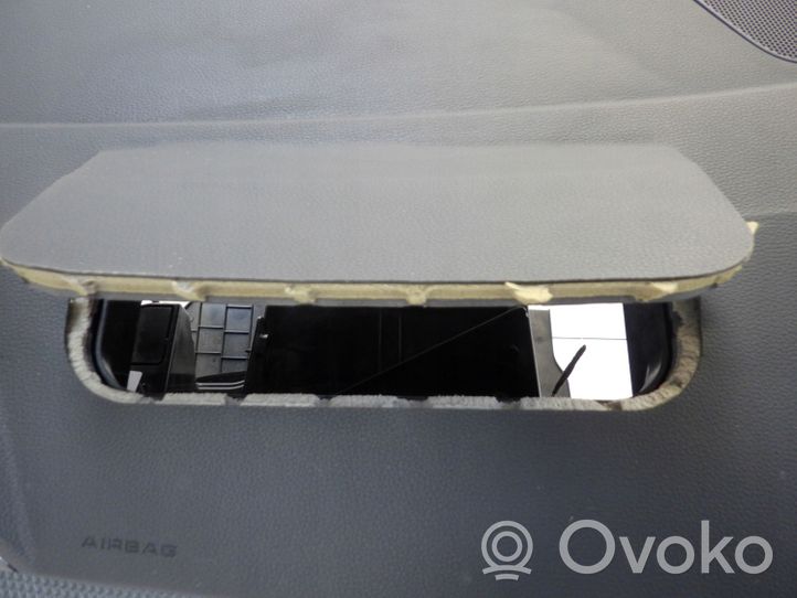 Audi Q3 F3 Panelė 83C858005