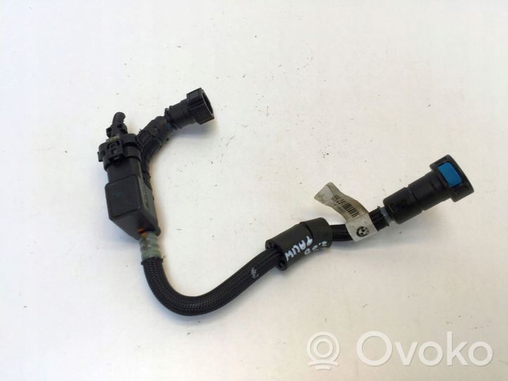 BMW 3 G20 G21 Tuyau d'alimentation conduite de carburant 8579955