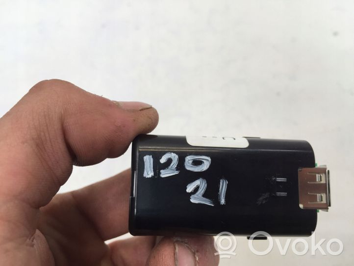 Hyundai i20 (BC3 BI3) Connecteur/prise USB 96125Q0120