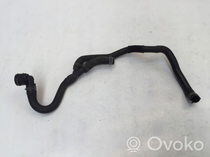 Audi A1 Tuyau de liquide de refroidissement moteur 2Q0122073G