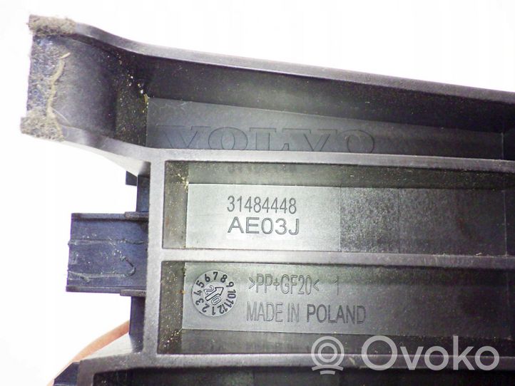 Volvo XC40 Altro elemento di rivestimento bagagliaio/baule 31484448