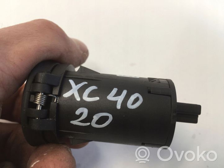 Volvo XC40 Gniazdo / Złącze USB 32238040