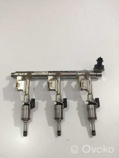 Ford Fiesta Kraftstoffverteiler Einspritzleiste Verteilerrohr 0261555239