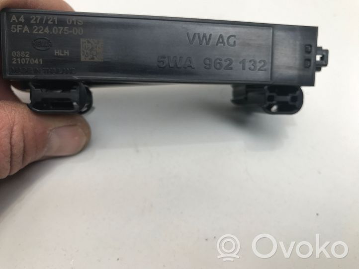 Volkswagen ID.3 Amplificateur d'antenne 5WA962132
